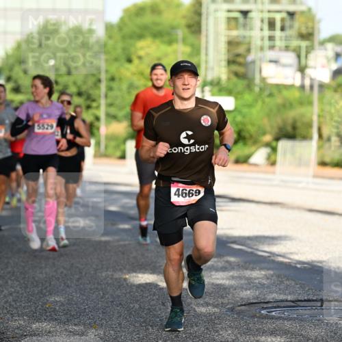 06.09.2026 - CURREX Alsterlauf Dr. Thomas Lammeyer http://msf.ph/oto/10124574 06.09.2026 09:41:49 Laufen 5529, 4669 meine-sportfotos.de