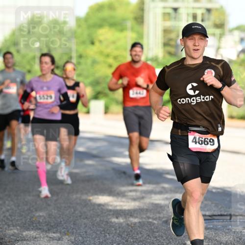 06.09.2026 - CURREX Alsterlauf Dr. Thomas Lammeyer http://msf.ph/oto/10124578 06.09.2026 09:41:50 Laufen 5529, 2442, 4669 meine-sportfotos.de