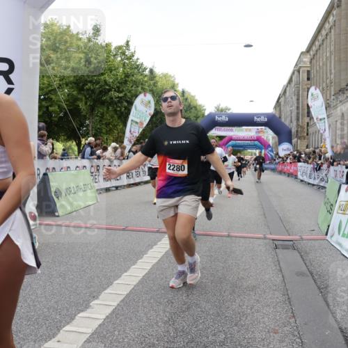 06.09.2026 - CURREX Alsterlauf Yannick Fuchs http://msf.ph/oto/10124585 06.09.2026 10:03:26 Ziel 2280, 2323, 2334, 2522, 2740, 2741, 2820, 3625, 3874, 5025, 5330, 5360, 5461, 5552, 5651, 6345, 6355, 8022, 8150, 8279 meine-sportfotos.de