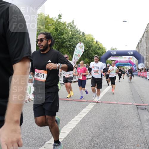 06.09.2026 - CURREX Alsterlauf Yannick Fuchs http://msf.ph/oto/10124625 06.09.2026 10:03:27 Ziel 2280, 2323, 2334, 2447, 2522, 2740, 2741, 2820, 3227, 3625, 3874, 5330, 5360, 5461, 5552, 5651, 6345, 6355, 8022, 8150, 8279 meine-sportfotos.de