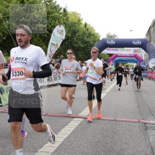 06.09.2026 - CURREX Alsterlauf Yannick Fuchs http://msf.ph/oto/10124652 06.09.2026 10:03:28 Ziel 2280, 2323, 2334, 2447, 2522, 2740, 2741, 2820, 3227, 3625, 3874, 4777, 5330, 5360, 5461, 5552, 5651, 6345, 6355, 8022, 8150, 8279 meine-sportfotos.de