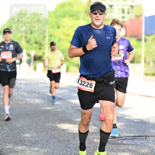 06.09.2026 - CURREX Alsterlauf Dr. Thomas Lammeyer http://msf.ph/oto/10124655 06.09.2026 09:41:59 Laufen 3226, 86 meine-sportfotos.de
