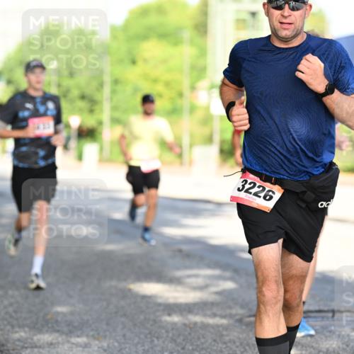06.09.2026 - CURREX Alsterlauf Dr. Thomas Lammeyer http://msf.ph/oto/10124659 06.09.2026 09:41:59 Laufen 3226 meine-sportfotos.de