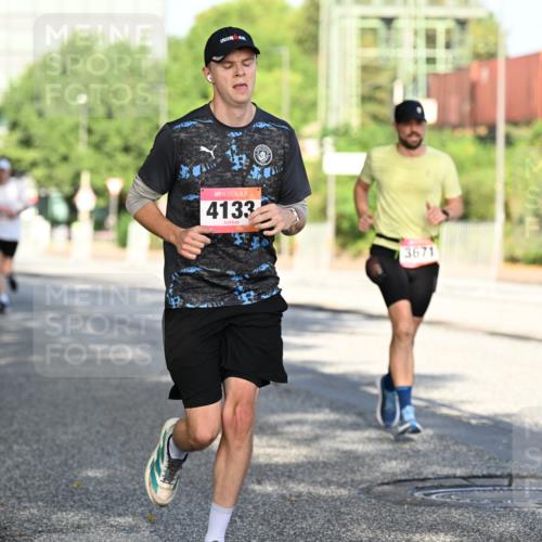 06.09.2026 - CURREX Alsterlauf Dr. Thomas Lammeyer http://msf.ph/oto/10124674 06.09.2026 09:42:01 Laufen 4133, 3671 meine-sportfotos.de