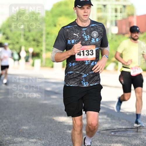 06.09.2026 - CURREX Alsterlauf Dr. Thomas Lammeyer http://msf.ph/oto/10124677 06.09.2026 09:42:01 Laufen 4133, 3671 meine-sportfotos.de