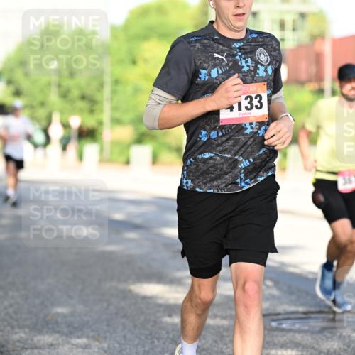 06.09.2026 - CURREX Alsterlauf Dr. Thomas Lammeyer http://msf.ph/oto/10124680 06.09.2026 09:42:01 Laufen 133 meine-sportfotos.de