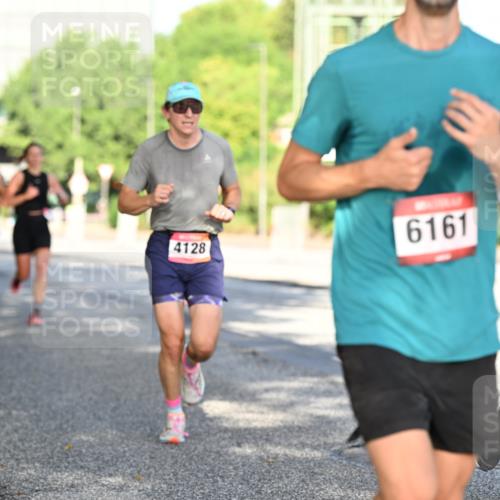 06.09.2026 - CURREX Alsterlauf Dr. Thomas Lammeyer http://msf.ph/oto/10124737 06.09.2026 09:42:07 Laufen 4128, 6161, 8264 meine-sportfotos.de