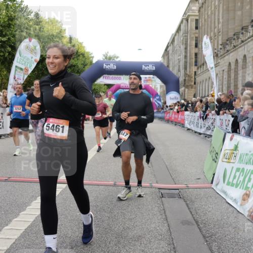 06.09.2026 - CURREX Alsterlauf Yannick Fuchs http://msf.ph/oto/10124742 06.09.2026 10:03:32 Ziel 2280, 2447, 2740, 2741, 2820, 3227, 3252, 3367, 3625, 3756, 4777, 5087, 5330, 5360, 5408, 5461, 5651, 6290, 6292, 6344, 8022, 8279 meine-sportfotos.de