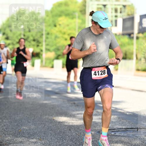 06.09.2026 - CURREX Alsterlauf Dr. Thomas Lammeyer http://msf.ph/oto/10124743 06.09.2026 09:42:08 Laufen 4128 meine-sportfotos.de