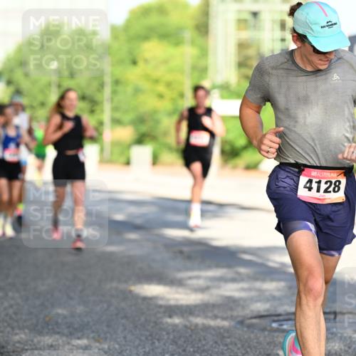 06.09.2026 - CURREX Alsterlauf Dr. Thomas Lammeyer http://msf.ph/oto/10124748 06.09.2026 09:42:08 Laufen 4128 meine-sportfotos.de