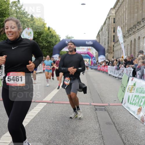 06.09.2026 - CURREX Alsterlauf Yannick Fuchs http://msf.ph/oto/10124751 06.09.2026 10:03:32 Ziel 2280, 2447, 2740, 2741, 2820, 3227, 3252, 3367, 3625, 3756, 4777, 5087, 5330, 5360, 5408, 5461, 5651, 6290, 6292, 6344, 8022, 8279 meine-sportfotos.de