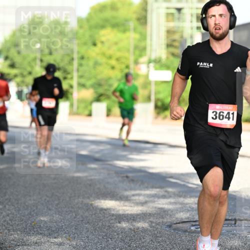 06.09.2026 - CURREX Alsterlauf Dr. Thomas Lammeyer http://msf.ph/oto/10124798 06.09.2026 09:42:13 Laufen 3641 meine-sportfotos.de