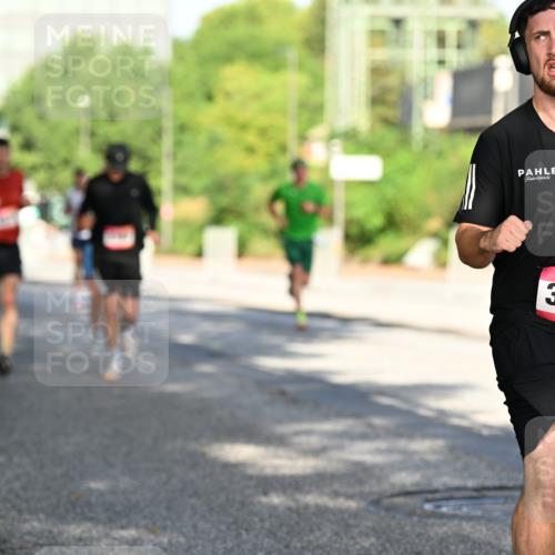 06.09.2026 - CURREX Alsterlauf Dr. Thomas Lammeyer http://msf.ph/oto/10124801 06.09.2026 09:42:13 Laufen 3641 meine-sportfotos.de