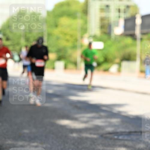 06.09.2026 - CURREX Alsterlauf Dr. Thomas Lammeyer http://msf.ph/oto/10124805 06.09.2026 09:42:14 Laufen  meine-sportfotos.de
