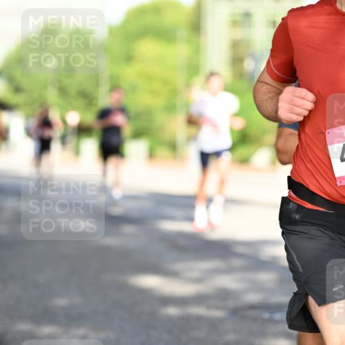 06.09.2026 - CURREX Alsterlauf Dr. Thomas Lammeyer http://msf.ph/oto/10124833 06.09.2026 09:42:18 Laufen 4331 meine-sportfotos.de