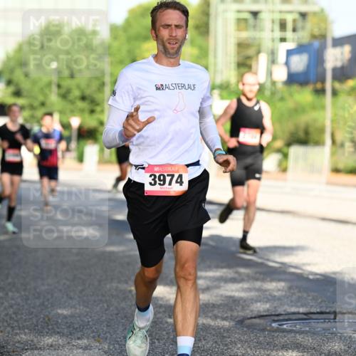 06.09.2026 - CURREX Alsterlauf Dr. Thomas Lammeyer http://msf.ph/oto/10124873 06.09.2026 09:42:23 Laufen 3974 meine-sportfotos.de