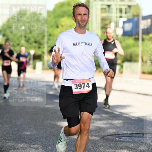 06.09.2026 - CURREX Alsterlauf Dr. Thomas Lammeyer http://msf.ph/oto/10124874 06.09.2026 09:42:23 Laufen 3974 meine-sportfotos.de