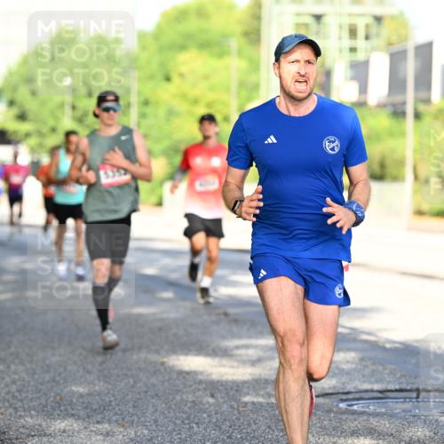 06.09.2026 - CURREX Alsterlauf Dr. Thomas Lammeyer http://msf.ph/oto/10124929 06.09.2026 09:42:29 Laufen 11 meine-sportfotos.de