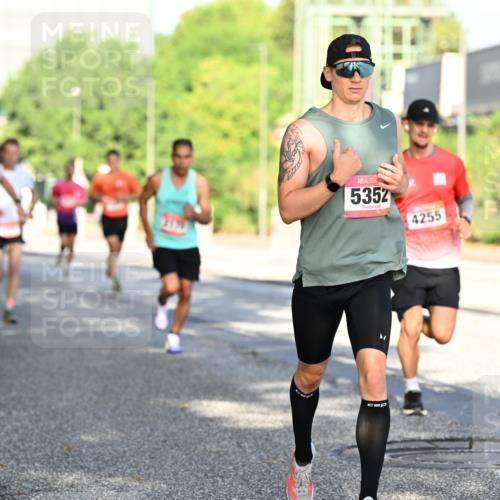 06.09.2026 - CURREX Alsterlauf Dr. Thomas Lammeyer http://msf.ph/oto/10124947 06.09.2026 09:42:30 Laufen 5352, 4255 meine-sportfotos.de