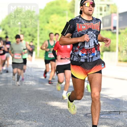 06.09.2026 - CURREX Alsterlauf Dr. Thomas Lammeyer http://msf.ph/oto/10125020 06.09.2026 09:42:38 Laufen 11 meine-sportfotos.de