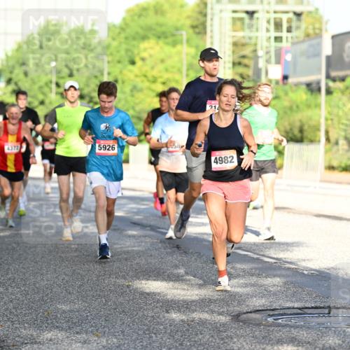 06.09.2026 - CURREX Alsterlauf Dr. Thomas Lammeyer http://msf.ph/oto/10125071 06.09.2026 09:42:42 Laufen 4372, 5926, 21, 58, 4982, 815 meine-sportfotos.de