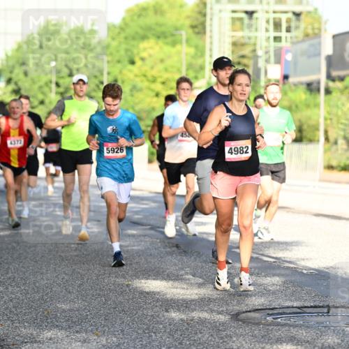06.09.2026 - CURREX Alsterlauf Dr. Thomas Lammeyer http://msf.ph/oto/10125073 06.09.2026 09:42:42 Laufen 4372, 5926, 45, 4982, 815 meine-sportfotos.de