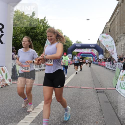 06.09.2026 - CURREX Alsterlauf Yannick Fuchs http://msf.ph/oto/10125078 06.09.2026 10:03:44 Ziel 2386, 2429, 2448, 2501, 2629, 2630, 2869, 3059, 3756, 4591, 4606, 5737, 5911, 8203, 8219, 8263, 8315, 8323 meine-sportfotos.de