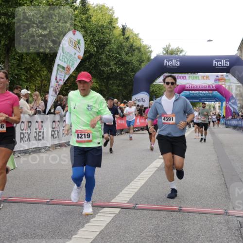 06.09.2026 - CURREX Alsterlauf Yannick Fuchs http://msf.ph/oto/10125097 06.09.2026 10:03:45 Ziel 2386, 2429, 2448, 2501, 2629, 2630, 2869, 3059, 4132, 4591, 4606, 5737, 5911, 8203, 8219, 8263, 8315, 8323 meine-sportfotos.de