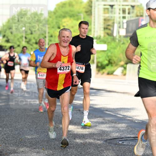 06.09.2026 - CURREX Alsterlauf Dr. Thomas Lammeyer http://msf.ph/oto/10125102 06.09.2026 09:42:45 Laufen 6401, 4372, 6476, 130 meine-sportfotos.de