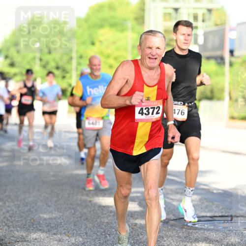 06.09.2026 - CURREX Alsterlauf Dr. Thomas Lammeyer http://msf.ph/oto/10125110 06.09.2026 09:42:46 Laufen 11, 6401, 4372, 176 meine-sportfotos.de