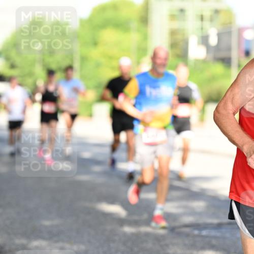 06.09.2026 - CURREX Alsterlauf Dr. Thomas Lammeyer http://msf.ph/oto/10125118 06.09.2026 09:42:47 Laufen 4372 meine-sportfotos.de