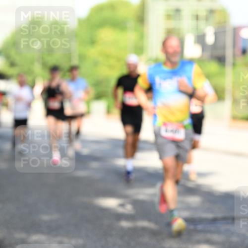 06.09.2026 - CURREX Alsterlauf Dr. Thomas Lammeyer http://msf.ph/oto/10125121 06.09.2026 09:42:47 Laufen  meine-sportfotos.de