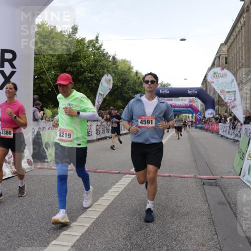 06.09.2026 - CURREX Alsterlauf Yannick Fuchs http://msf.ph/oto/10125124 06.09.2026 10:03:46 Ziel 2386, 2429, 2448, 2629, 2630, 3059, 3094, 3405, 4132, 4591, 4606, 5737, 5911, 8203, 8219, 8263, 8315, 8323 meine-sportfotos.de