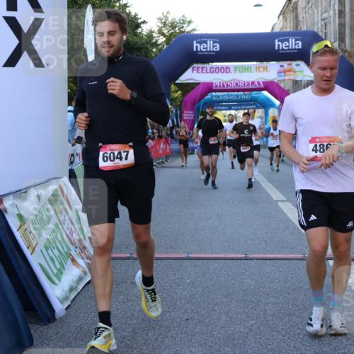 06.09.2026 - CURREX Alsterlauf Strokosch-Dieckow http://msf.ph/oto/10125138 06.09.2026 09:44:28 Ziel 2186, 2894, 3355, 3564, 3717, 4187, 4203, 4669, 4862, 5271, 5443, 5477, 5626, 5710, 5864, 5974, 6047, 6366, 6484, 6485, 6486, 8097 meine-sportfotos.de
