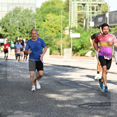 06.09.2026 - CURREX Alsterlauf Dr. Thomas Lammeyer http://msf.ph/oto/10125214 06.09.2026 09:42:57 Laufen 6449, 8, 4341 meine-sportfotos.de