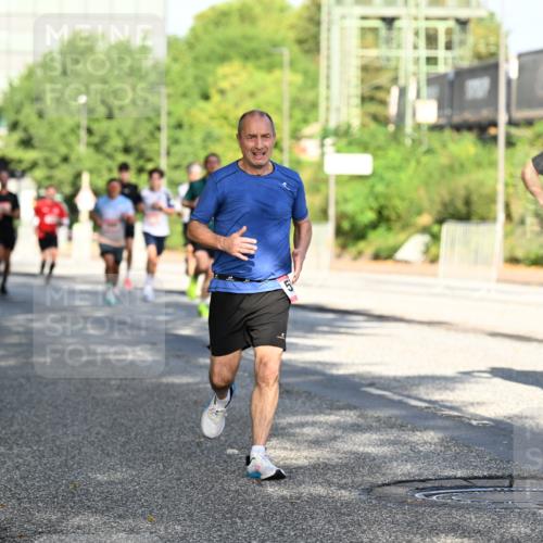 06.09.2026 - CURREX Alsterlauf Dr. Thomas Lammeyer http://msf.ph/oto/10125224 06.09.2026 09:42:58 Laufen 8, 64 meine-sportfotos.de