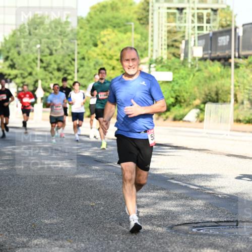 06.09.2026 - CURREX Alsterlauf Dr. Thomas Lammeyer http://msf.ph/oto/10125227 06.09.2026 09:42:59 Laufen 5, 8193 meine-sportfotos.de