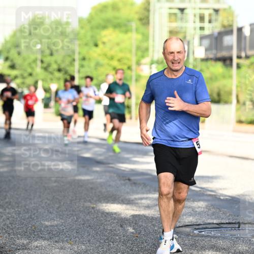 06.09.2026 - CURREX Alsterlauf Dr. Thomas Lammeyer http://msf.ph/oto/10125230 06.09.2026 09:42:59 Laufen 5 meine-sportfotos.de