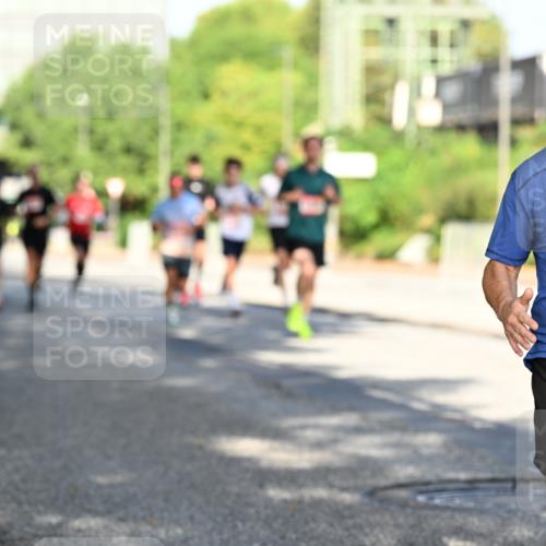 06.09.2026 - CURREX Alsterlauf Dr. Thomas Lammeyer http://msf.ph/oto/10125240 06.09.2026 09:43:00 Laufen 5 meine-sportfotos.de