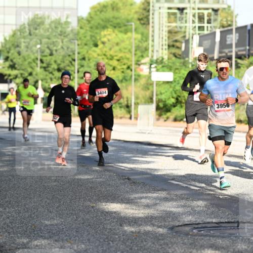 06.09.2026 - CURREX Alsterlauf Dr. Thomas Lammeyer http://msf.ph/oto/10125272 06.09.2026 09:43:03 Laufen 3404, 3956 meine-sportfotos.de