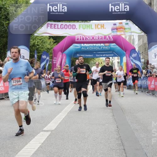 06.09.2026 - CURREX Alsterlauf Yannick Fuchs http://msf.ph/oto/10125274 06.09.2026 10:03:52 Ziel 2042, 2386, 2989, 3059, 3094, 3405, 3651, 3766, 4132, 4591, 4606, 4972, 5468, 5911, 6247, 8219 meine-sportfotos.de