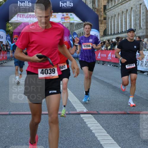 06.09.2026 - CURREX Alsterlauf Strokosch-Dieckow http://msf.ph/oto/10125279 06.09.2026 09:44:50 Ziel 2442, 2452, 2610, 3226, 3671, 3802, 3803, 4039, 4128, 5286, 8264 meine-sportfotos.de