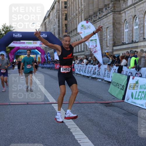 06.09.2026 - CURREX Alsterlauf Strokosch-Dieckow http://msf.ph/oto/10125323 06.09.2026 09:44:55 Ziel 2452, 2610, 3802, 3803, 4011, 4039, 4128, 5286, 5837, 6243 meine-sportfotos.de