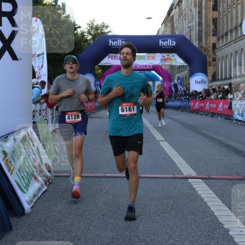 06.09.2026 - CURREX Alsterlauf Strokosch-Dieckow http://msf.ph/oto/10125347 06.09.2026 09:44:56 Ziel 2452, 2610, 3802, 3803, 4011, 4128, 5286, 5837, 6243 meine-sportfotos.de