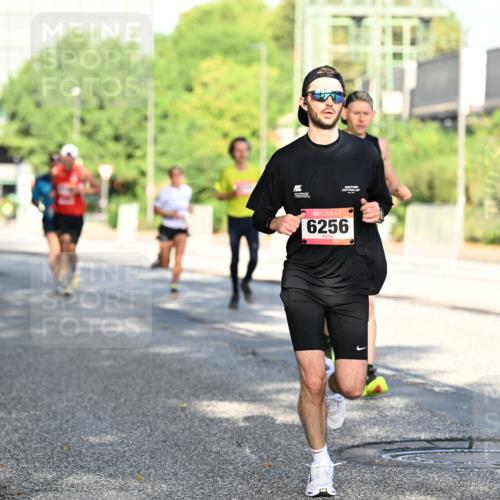 06.09.2026 - CURREX Alsterlauf Dr. Thomas Lammeyer http://msf.ph/oto/10125350 06.09.2026 09:43:10 Laufen 6256 meine-sportfotos.de