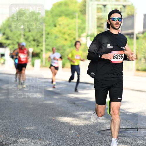 06.09.2026 - CURREX Alsterlauf Dr. Thomas Lammeyer http://msf.ph/oto/10125352 06.09.2026 09:43:11 Laufen 6256 meine-sportfotos.de