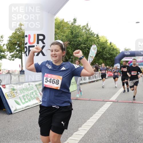 06.09.2026 - CURREX Alsterlauf Yannick Fuchs http://msf.ph/oto/10125375 06.09.2026 10:03:56 Ziel 2042, 2989, 3094, 3378, 3384, 3405, 3651, 3766, 4004, 4132, 4672, 4968, 4972, 4979, 5284, 5468, 5911, 6247, 8044, 8079 meine-sportfotos.de
