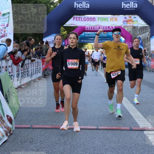 06.09.2026 - CURREX Alsterlauf Strokosch-Dieckow http://msf.ph/oto/10125379 06.09.2026 09:44:59 Ziel 2452, 3641, 3974, 4011, 4128, 5837, 6243, 6420 meine-sportfotos.de