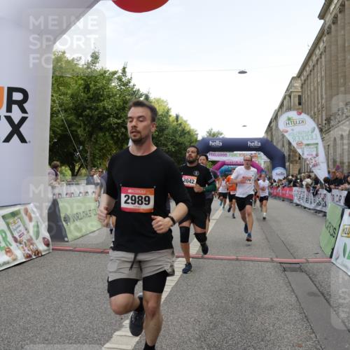06.09.2026 - CURREX Alsterlauf Yannick Fuchs http://msf.ph/oto/10125426 06.09.2026 10:03:58 Ziel 2042, 2657, 2989, 3094, 3378, 3384, 3405, 3651, 3745, 3752, 3766, 4004, 4672, 4968, 4972, 4979, 5284, 5468, 6247, 8044, 8079 meine-sportfotos.de