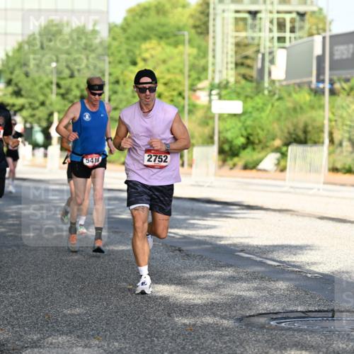 06.09.2026 - CURREX Alsterlauf Dr. Thomas Lammeyer http://msf.ph/oto/10125436 06.09.2026 09:43:23 Laufen 2731, 5419, 2752 meine-sportfotos.de